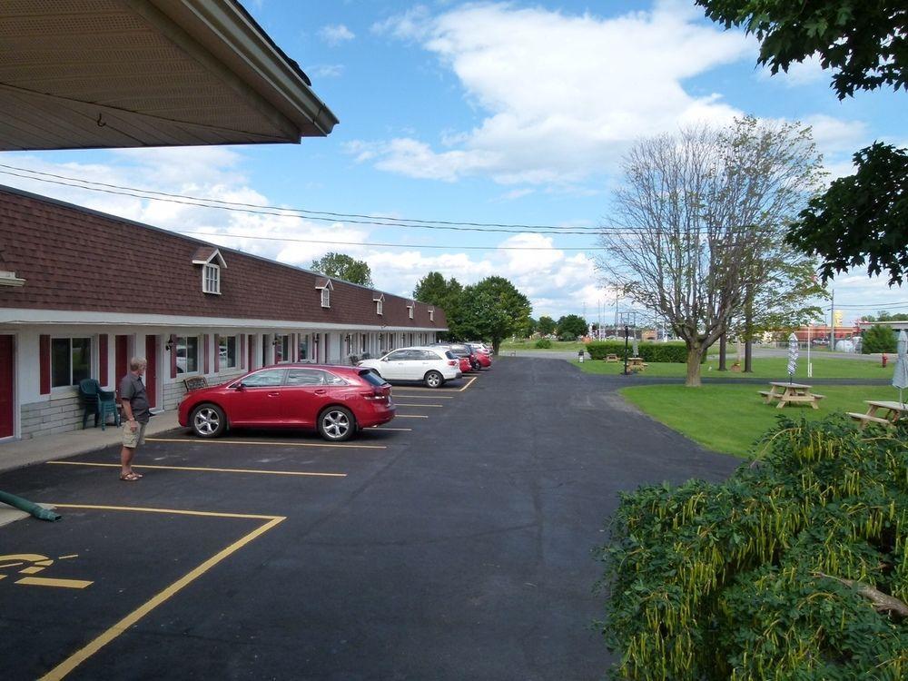 Country Squire Motel Arnprior Exterior foto